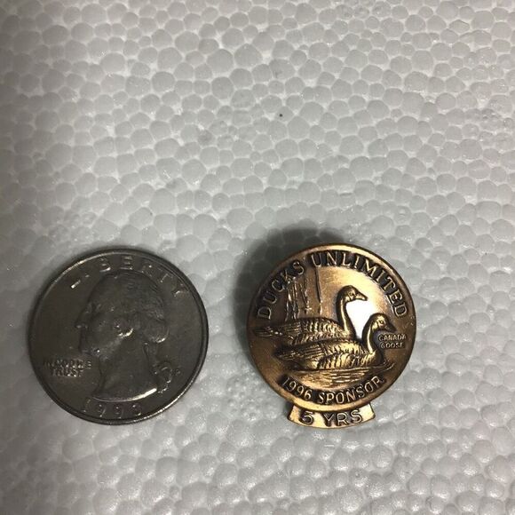 Vintage ducks, unlimited five year sponsor Canada goose pin￼ - Picture 2 of 3